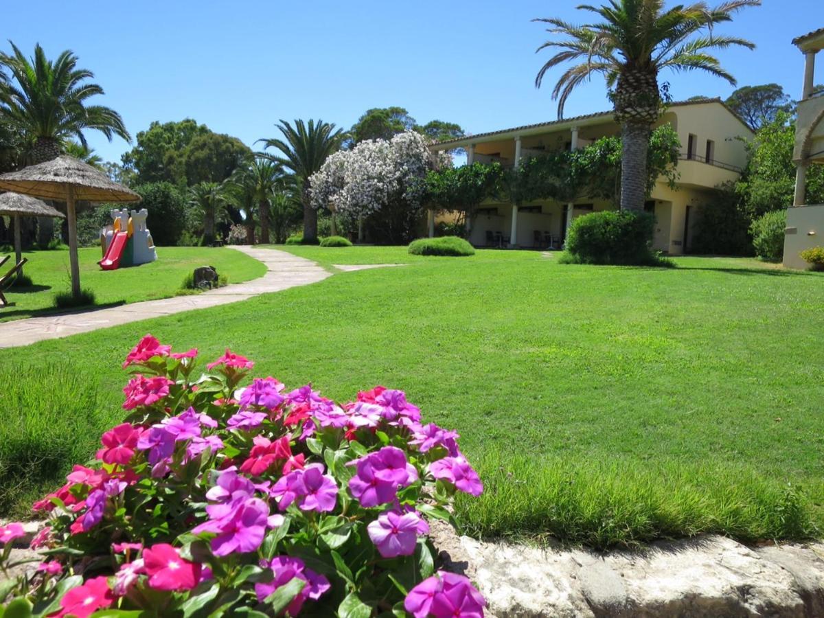 Hotel Costa Dei Fiori Santa Margherita di Pula Exterior foto