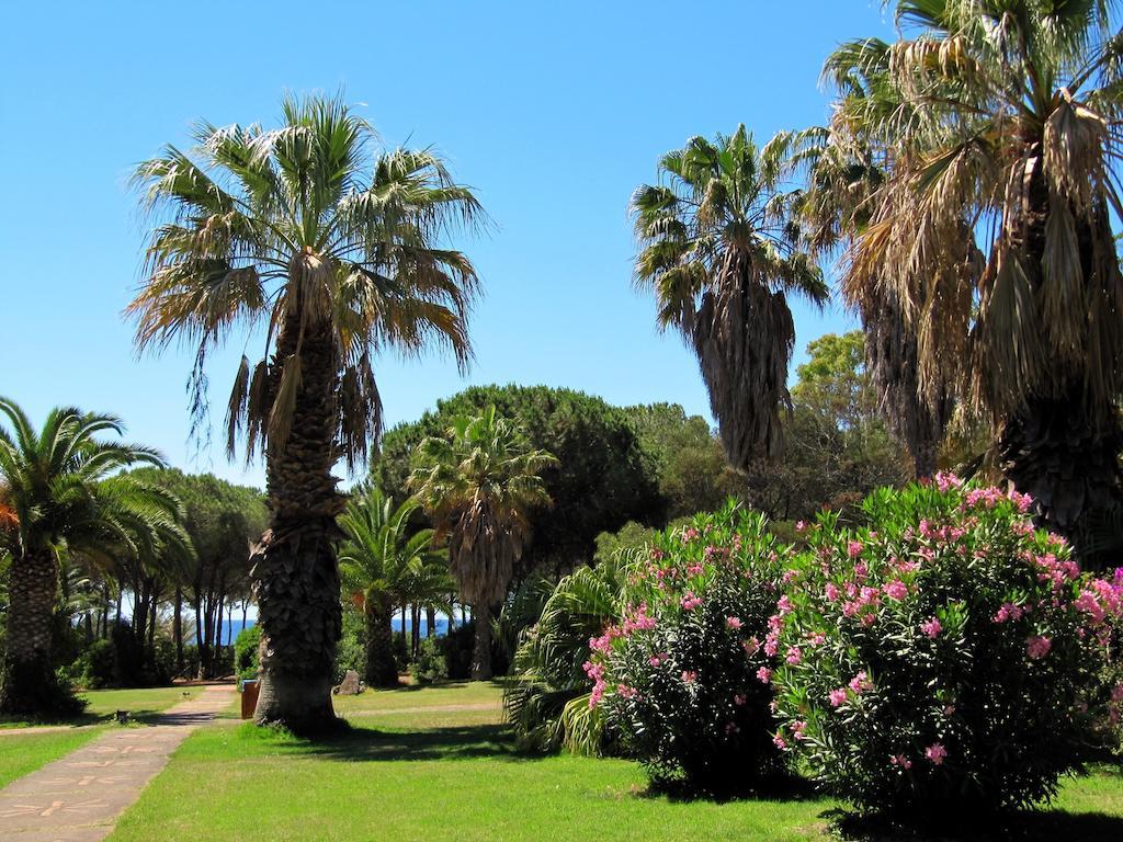 Hotel Costa Dei Fiori Santa Margherita di Pula Exterior foto